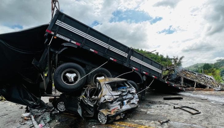 accidente vial Minas Gerais Brasil 41 muertos