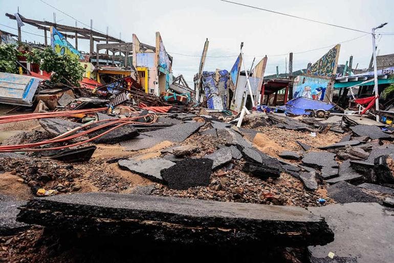 Deslaves, inundaciones y miles de damnificados en Acapulco por 'John' (EFE)