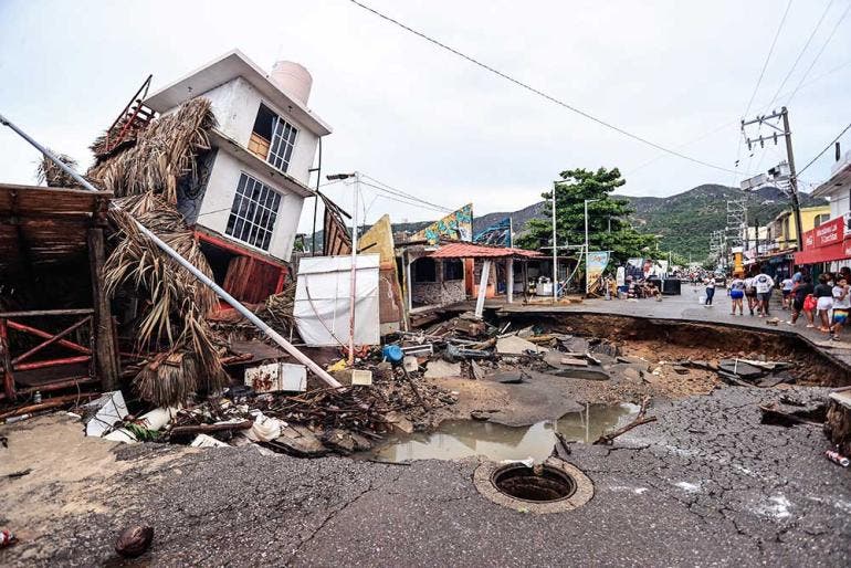 Deslaves, inundaciones y miles de damnificados en Acapulco por 'John' (EFE)