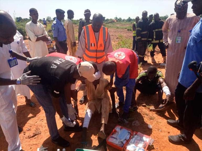 Explosión de pipa con combustible deja al menos 105 muertos en Nigeria (Foto: @nemanigeria)