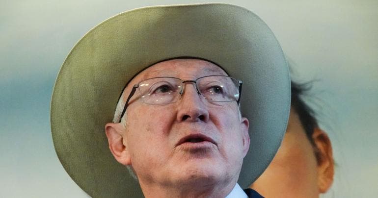 Ken Salazar EU Trump transicion paz