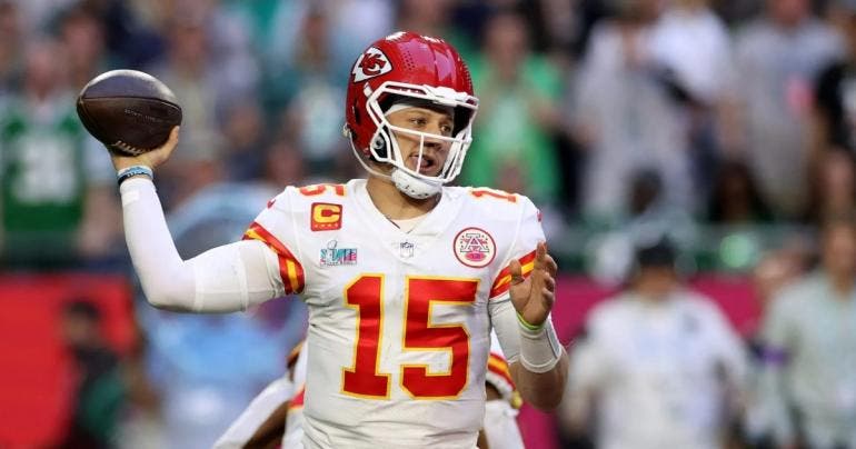 Patrick Mahomes Chiefs Bills tricampeonato