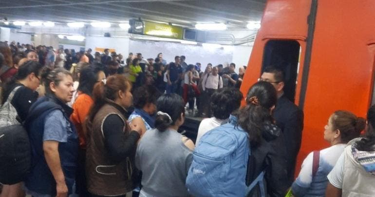 persona se suicida Metro Guerrero