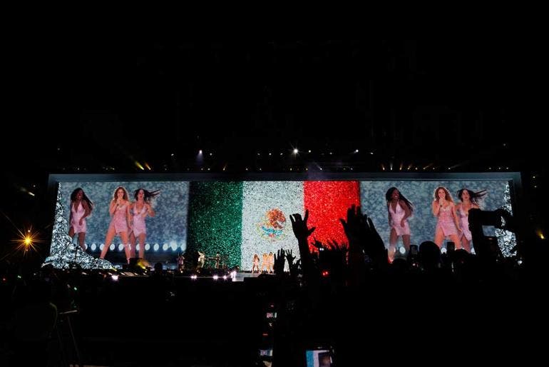 Más de 100 mil fans acudieron al 'aullido' de Shakira en Monterrey (Fotos: Fernando Vega)