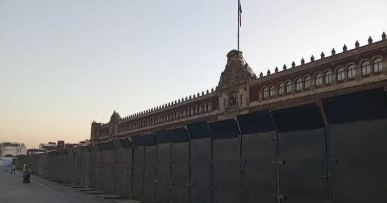 vallas Palacio Nacional proteger mujeres policias Sheinbaum