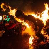 queman soldado Zocalo Ayotzinapa