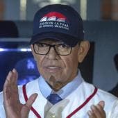 Valenzuela está hospitalizado