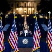 Kamala Harris pasar pagina Trump