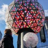 'Jubilan' a la icónica bola de 'fin de año' de Times Square (EFE)