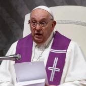 papa Francisco insuficiencia renal leve